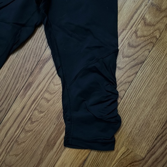 Lululemon crop 17” leggings sz 6 - Picture 4 of 7